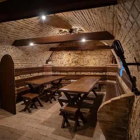 Moravsky Sommelier בית הארחה